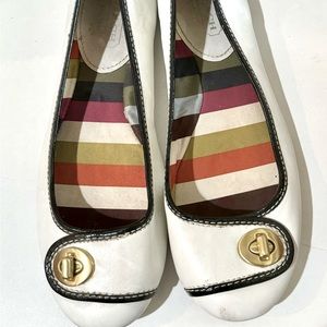 Coach flats